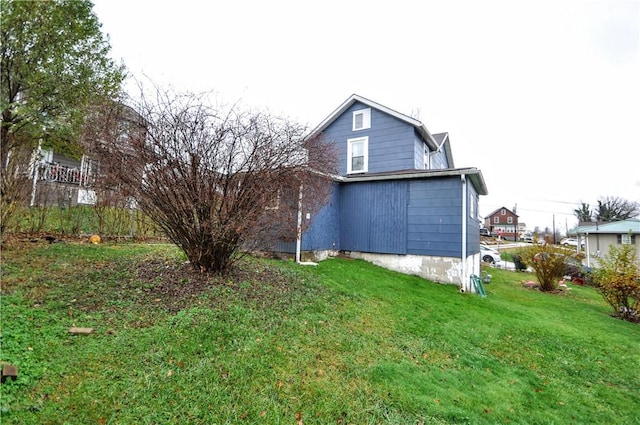 2 Mccormick Ave, Uniontown, PA 15401 - view of side of home featuring a yard