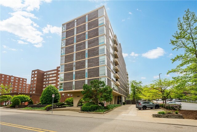 552 N Neville St Unit 26, Oakland, PA 15213 - view of apartment building / complex