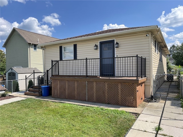 43 Barton Mill Rd, South Union Twp, PA 15401 - view of front of property featuring a gate and a storage shed