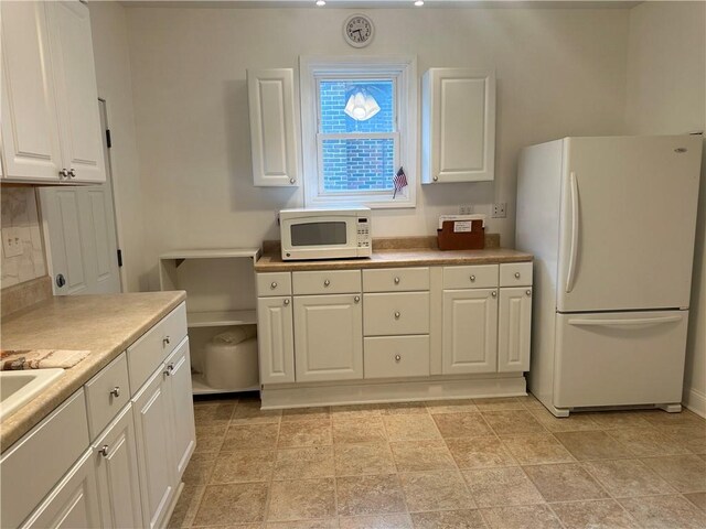 626 Fruit Ave, Farrell, PA 16121 - photo 3
