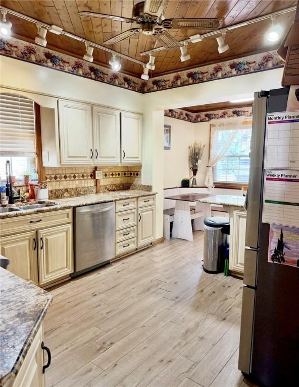 37 Redstone St, Redstone Twp, PA 15475 - photo 9