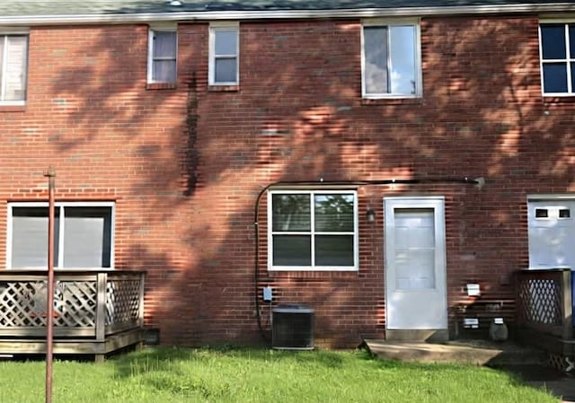 7005 Mckinley Ct, Clairton, PA 15025 - back of house featuring a deck and brick siding