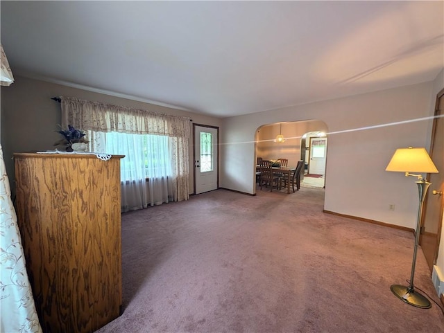 373 Pittsburgh St, Derry Twp, PA 15671 - carpeted living room with arched walkways and baseboards