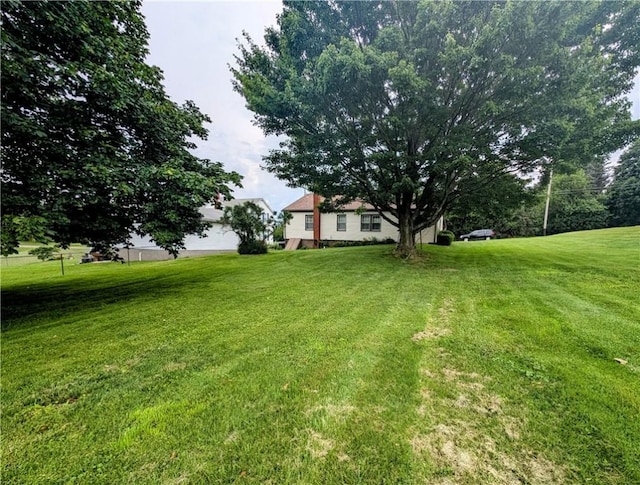 373 Pittsburgh St, Derry Twp, PA 15671 - view of green lawn