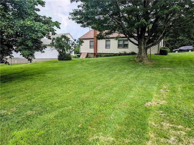 373 Pittsburgh St, Derry Twp, PA 15671 - view of grassy yard