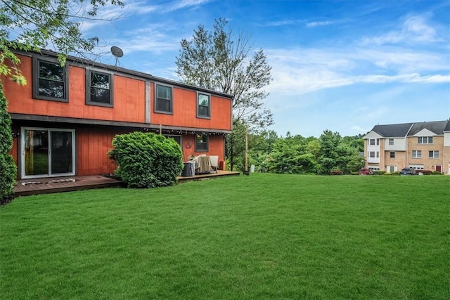 226 Glen Spring Cir, North Strabane, PA 15317 - rear view of property featuring a lawn and a deck