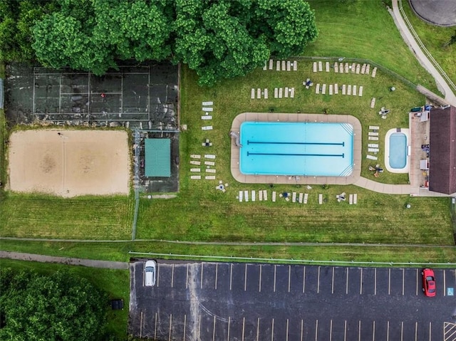 226 Glen Spring Cir, North Strabane, PA 15317 - aerial view of a pool