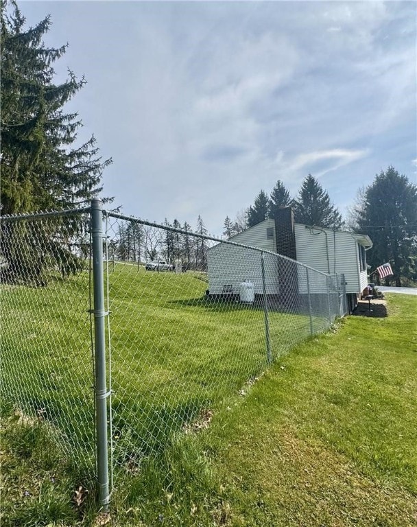 1060 Sugar Run Rd, Nottingham, PA 15367 - view of yard
