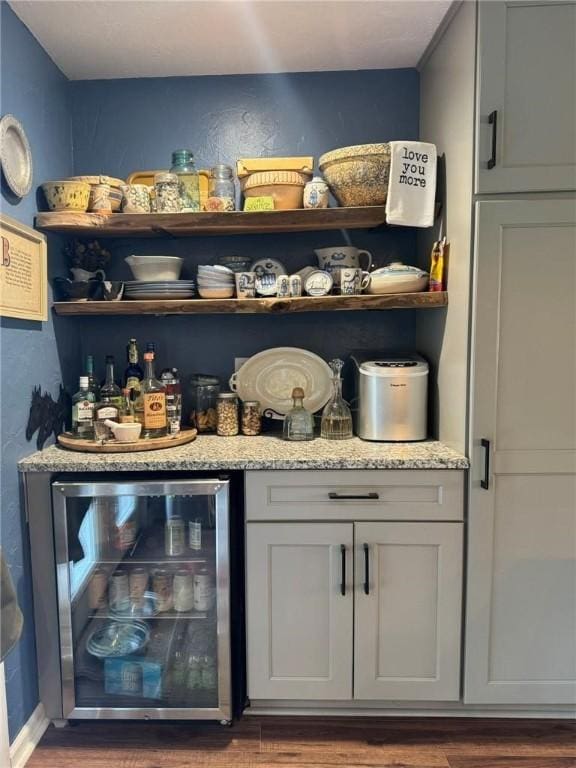 1060 Sugar Run Rd, Nottingham, PA 15367 - indoor dry bar featuring wood finished floors and beverage cooler