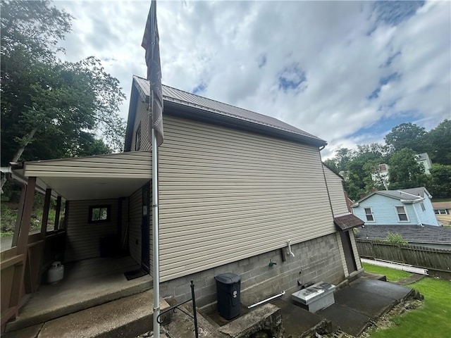 2814 Eccles St, South Side, PA 15210 - view of side of property with a metal roof