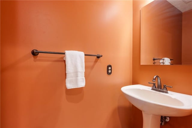 327 Indian Ridge Dr, Moon/Crescent Twp, PA 15108 - bathroom featuring a sink