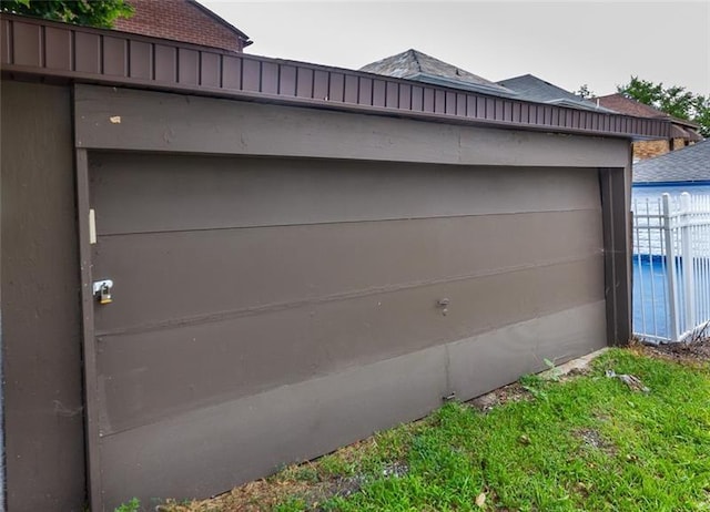 650 Loretta St, Greenfield, PA 15217 - view of garage