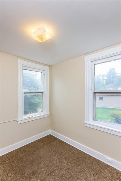 650 Loretta St, Greenfield, PA 15217 - spare room with dark colored carpet