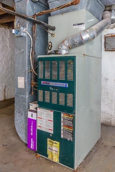 650 Loretta St, Greenfield, PA 15217 - utilities featuring heating unit