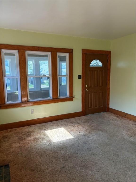 1377 W 32nd St, Erie City, PA 16508 - photo 2