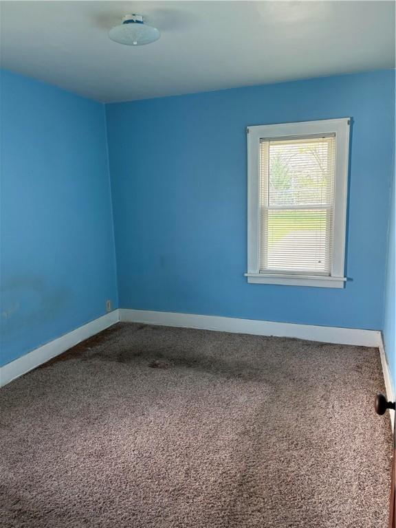 1377 W 32nd St, Erie City, PA 16508 - photo 9