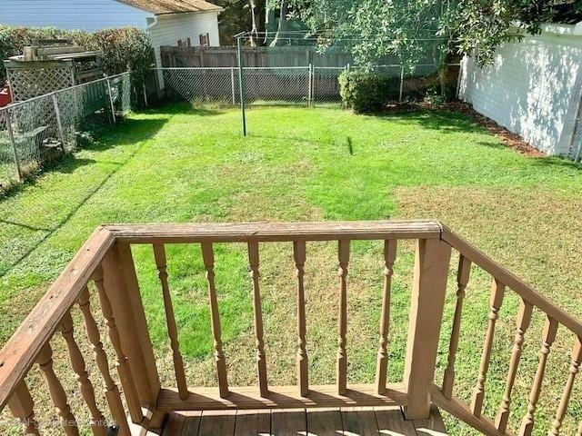 1117 Idaho Ave, Harrison Twp, PA 15065 - fenced backyard featuring a wooden deck
