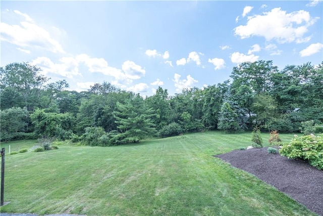309 Windsor Dr, Moon/Crescent Twp, PA 15108 - photo 3