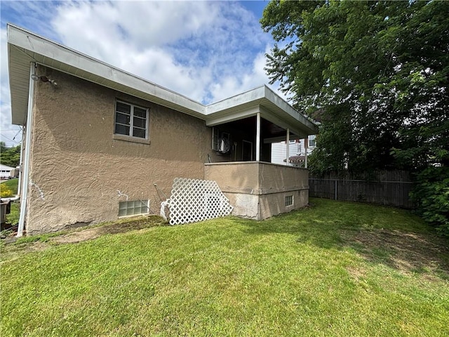 202 Hoeveler St, Springdale Boro, PA 15144 - view of side of property with stucco siding
