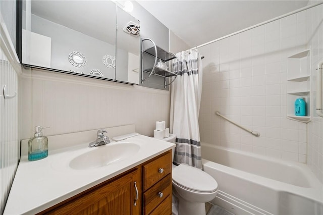 249 Laurie Dr, Penn Hills, PA 15235 - bathroom featuring vanity and shower / bath combo