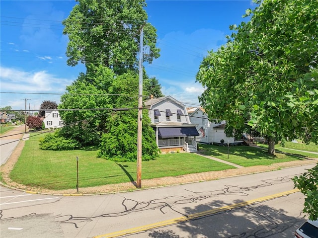 488 Buffalo St, Beaver, PA 15009 - obstructed view of property with a front yard