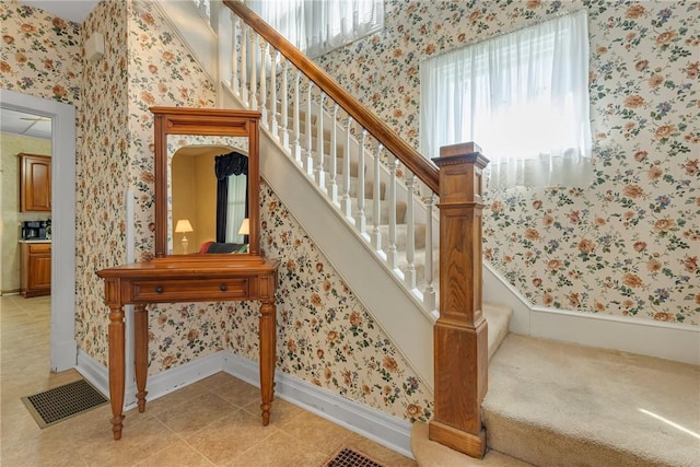 488 Buffalo St, Beaver, PA 15009 - staircase with wallpapered walls and baseboards
