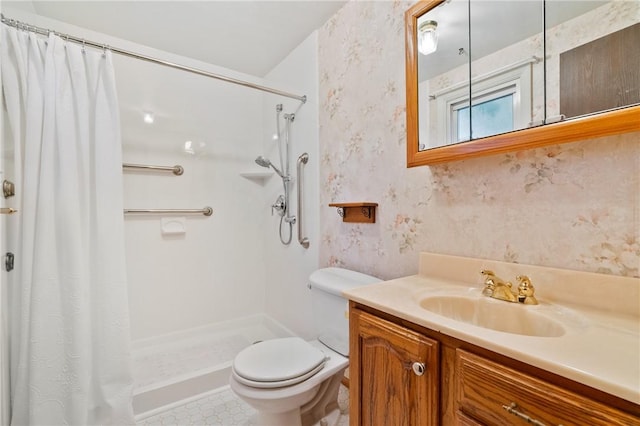 718 Twin Oak Dr, Penn Hills, PA 15235 - full bath featuring vanity, curtained shower, and wallpapered walls