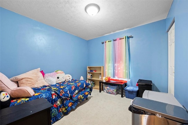 1071 Shawnee Ridge Dr, Cheswick, PA 15024 - bedroom with carpet floors and a textured ceiling