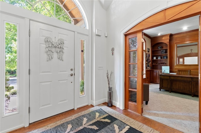 1413 Oak St, Oakmont, PA 15139 - foyer entrance featuring wood finished floors and baseboards