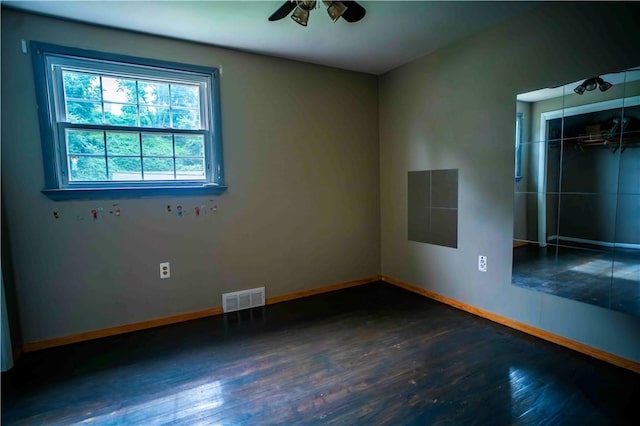 622 National Dr, Penn Hills, PA 15235 - unfurnished room featuring wood finished floors and a ceiling fan