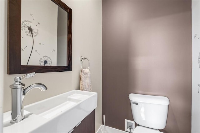 611 Suismon St, East Allegheny, PA 15212 - half bath featuring toilet and vanity