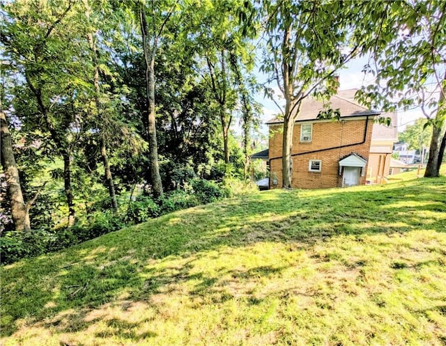 213 N 5th St, Jeannette, PA 15644 - view of grassy yard