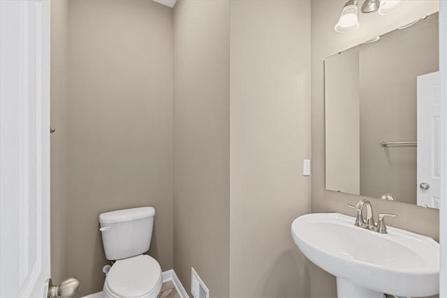 1103 Deerfield Dr, Franklin Park, PA 15143 - bathroom featuring a sink and toilet
