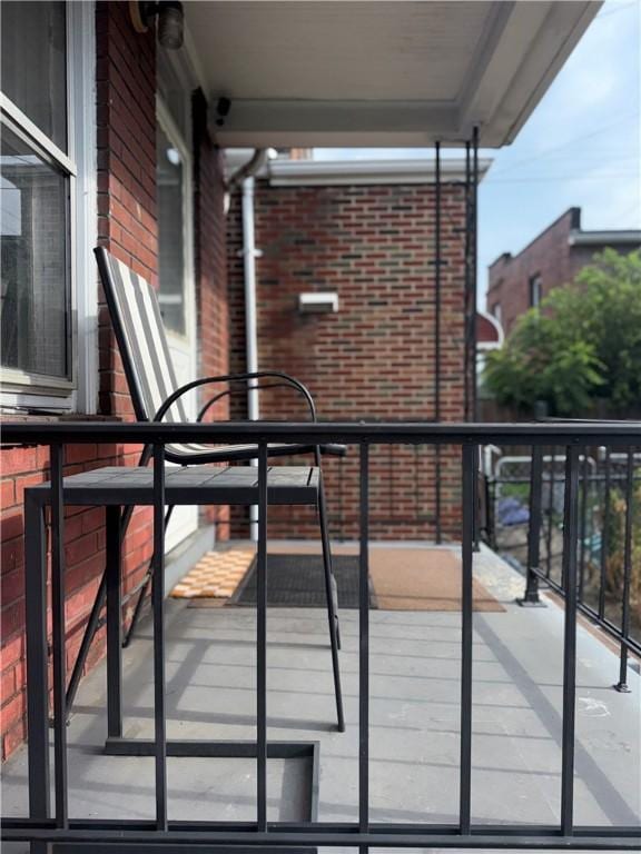 832 Maplewood Ave, Ambridge, PA 15003 - view of balcony