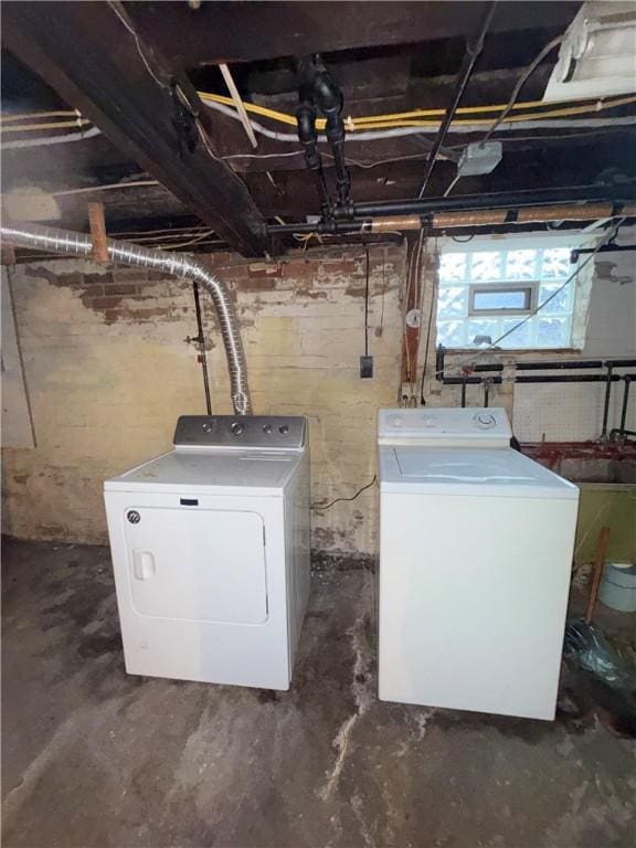 832 Maplewood Ave, Ambridge, PA 15003 - basement featuring washing machine and dryer