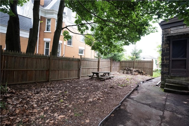 138 Highland Ave, West View, PA 15229 - view of yard