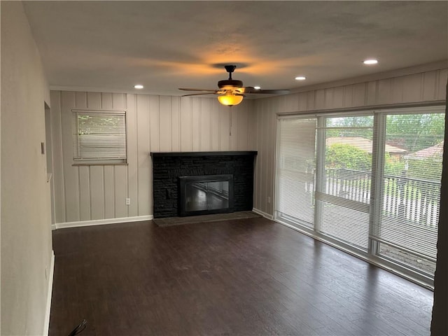 634 Idaho Ave, Verona, PA 15147 - unfurnished living room featuring a ceiling fan, wood finished floors, a glass covered fireplace, and recessed lighting