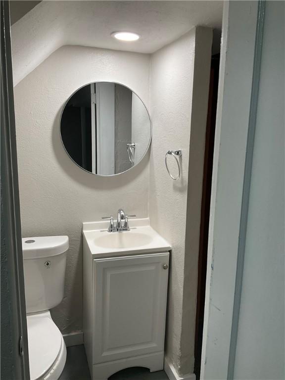 634 Idaho Ave, Verona, PA 15147 - half bathroom with toilet and vanity