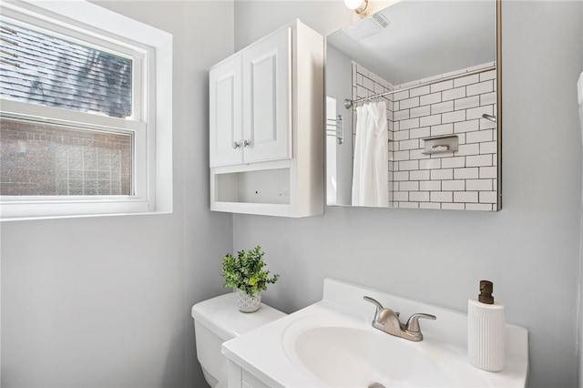 3863 Beechwood Blvd, Greenfield, PA 15217 - full bathroom featuring vanity and a shower with shower curtain