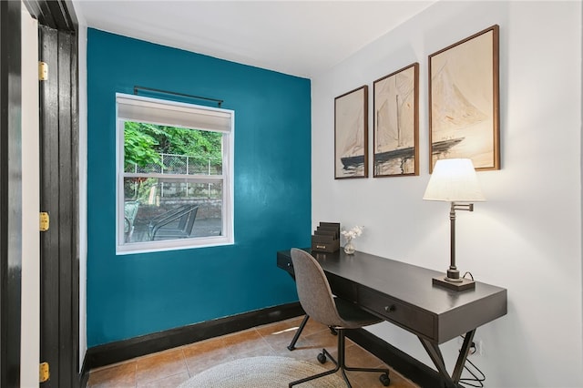 3863 Beechwood Blvd, Greenfield, PA 15217 - office space featuring tile patterned floors and baseboards