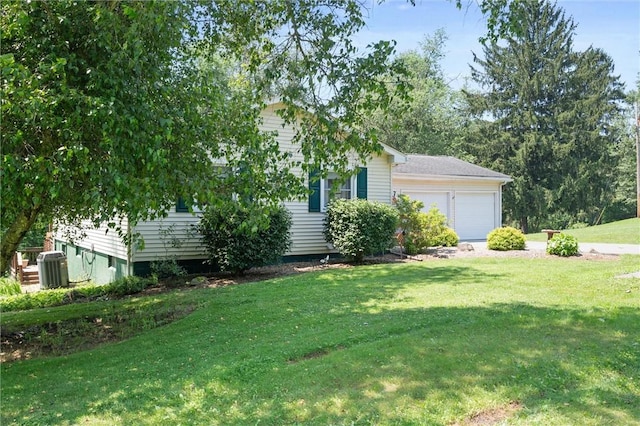817 E Jamestown Rd, Green Twp, PA 16134 - view of front facade featuring a front yard and a garage
