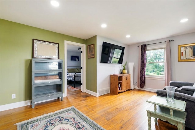 115 Muddy Creek Dr, Center Twp, PA 16001 - living area featuring light wood finished floors and recessed lighting
