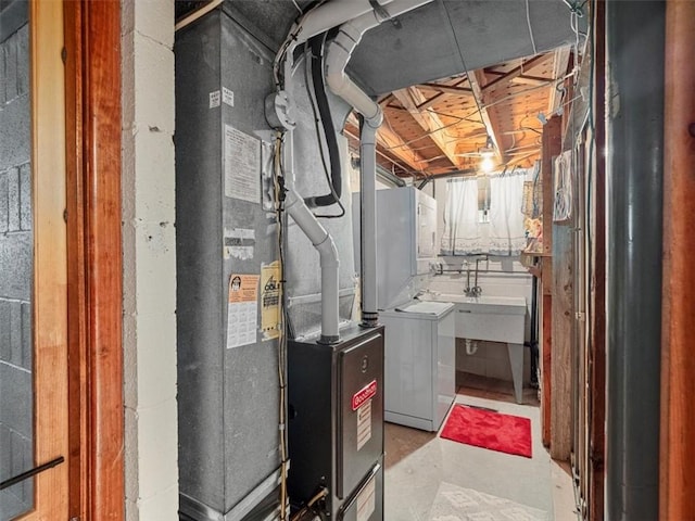 823 Clearview Dr, Penn Hills, PA 15147 - unfinished below grade area with washer / dryer