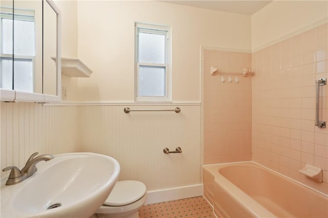 6623 Rosemoor St, Squirrel Hill, PA 15217 - full bath featuring wainscoting, shower / tub combination, and tile patterned flooring