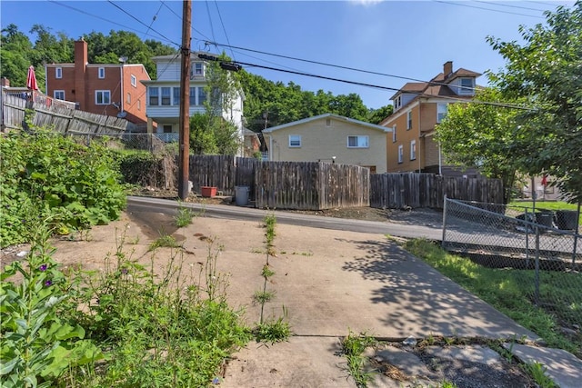 1406 Broadway Ave, Stowe Twp, PA 15136 - view of yard