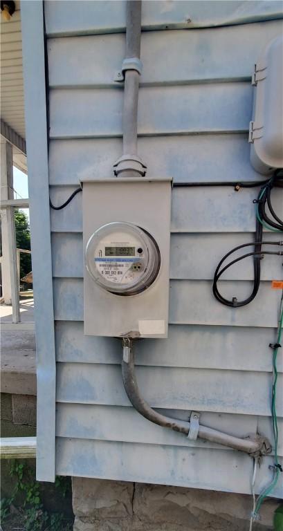 705 Carlisle St, New Castle, PA 16101 - exterior view of electric meter