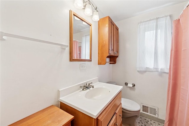 305 Beadling Rd, Mt Lebanon, PA 15228 - bathroom with vanity and a shower with shower curtain