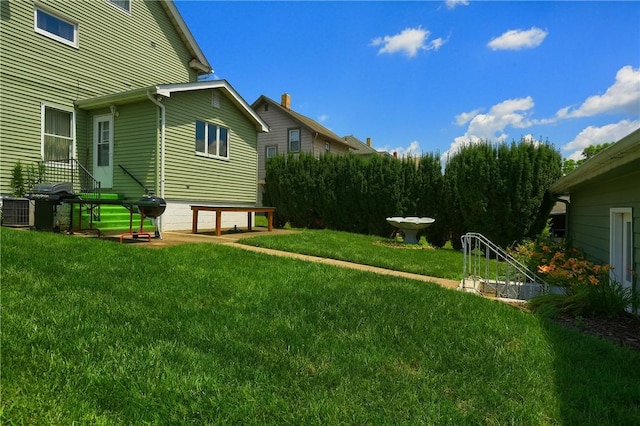 1020 Adams St, New Castle, PA 16101 - view of green lawn