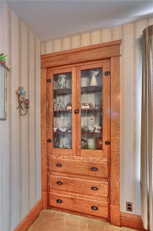1020 Adams St, New Castle, PA 16101 - detailed view of wallpapered walls