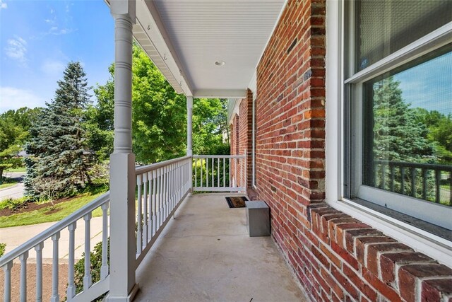 32 Canter Dr, Sewickley Hills Boro, PA 15143 - view of covered porch